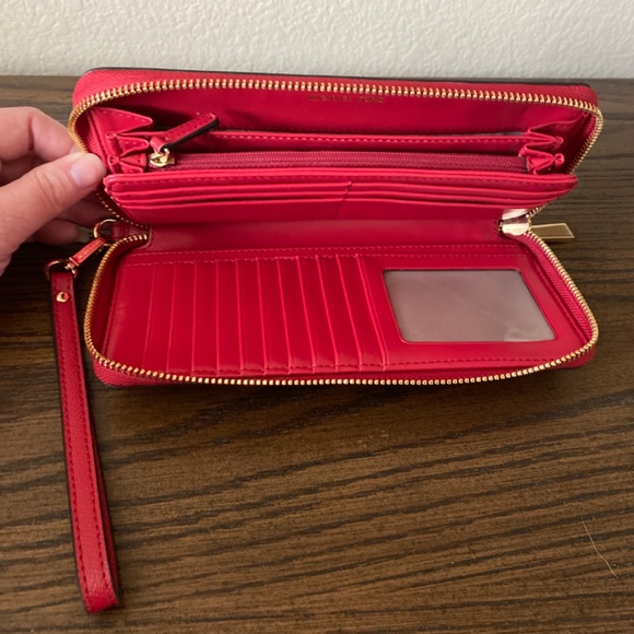 Michael Kors Wallet - Picture 3 of 5